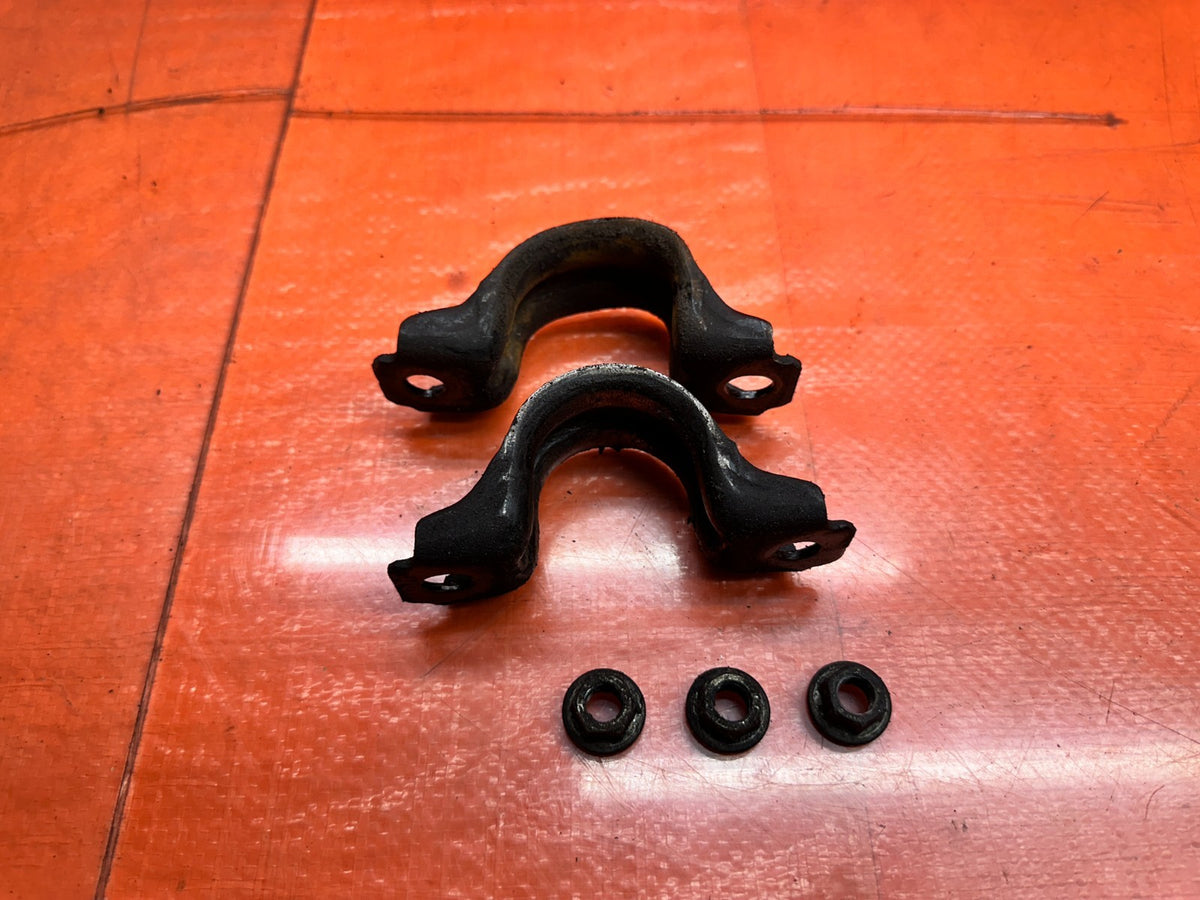 14-15 INFINITI Q50 FRONT SWAY BAR BOLTS BRACKET OEM #3444