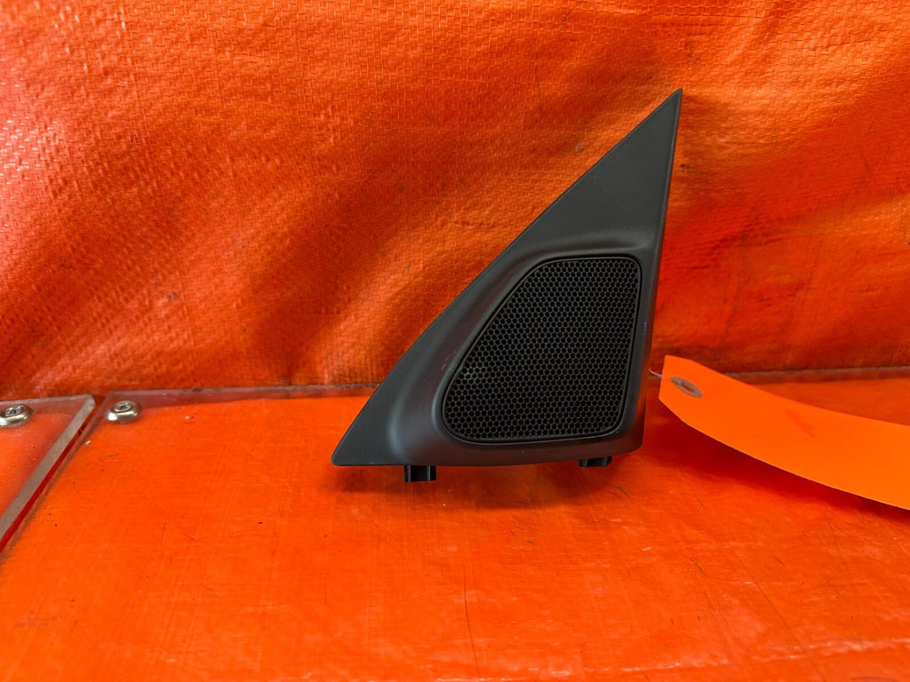 08 12 HONDA ACCORD SEDAN   PASSENGER RIGHTA TWEETER W/ GARNISH TRIM   OEM #2391