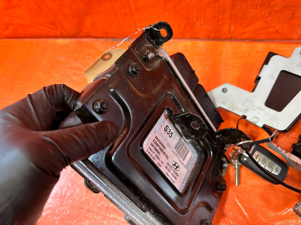 13 16 HYUNDAI GENESIS COUPE 2.0L TURBO   KEY   ECU   TCM   BCM   PLUG N PLAY 32611