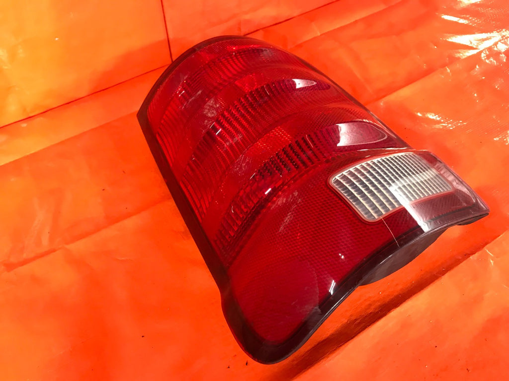 OEM 2001 2002 FORD EXPLORER 2 DOOR DRIVER LEFT TAIL LIGHT LAMP 1L2X 1385054