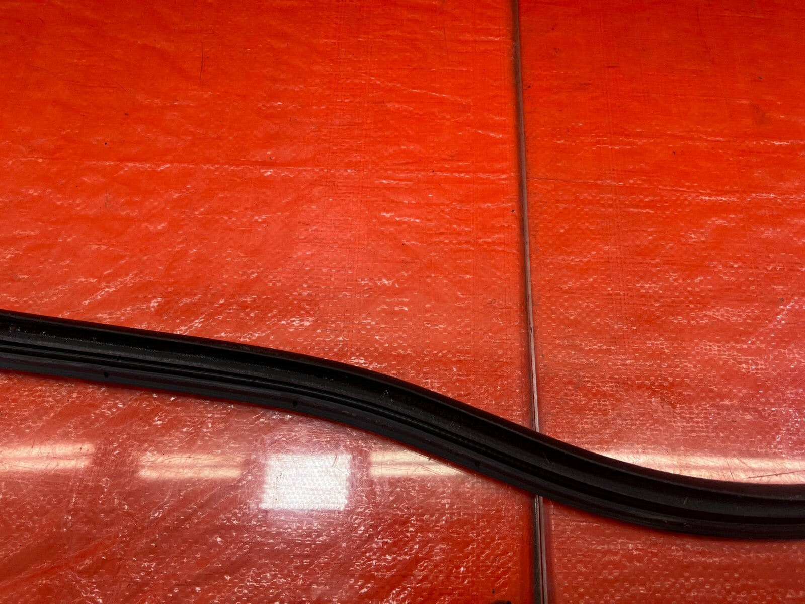 04 08 ACURA TSX   RIGHT REAR   DOOR TO CHASSIS WEATHER STRIP OPEN TRIM OEM #20916
