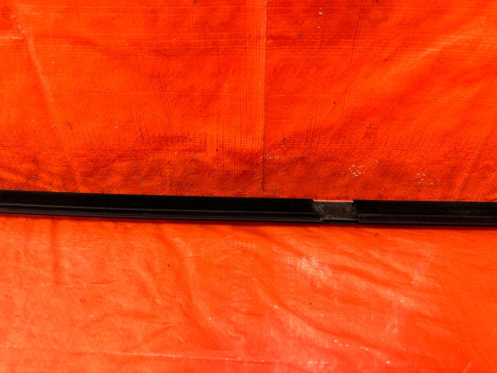 13 20 SUBARU BRZ   DRIVER LEFT EXTERIOR WINDOW GLASS TRIM   OEM #29210