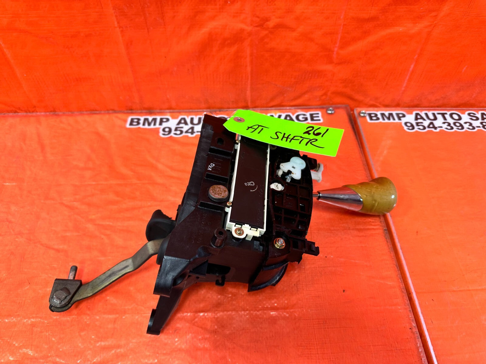 02 06 LEXUS SC430   AUTOMATIC TRANSMISSION SHIFTER / GEAR SELECTOR   OEM #26110