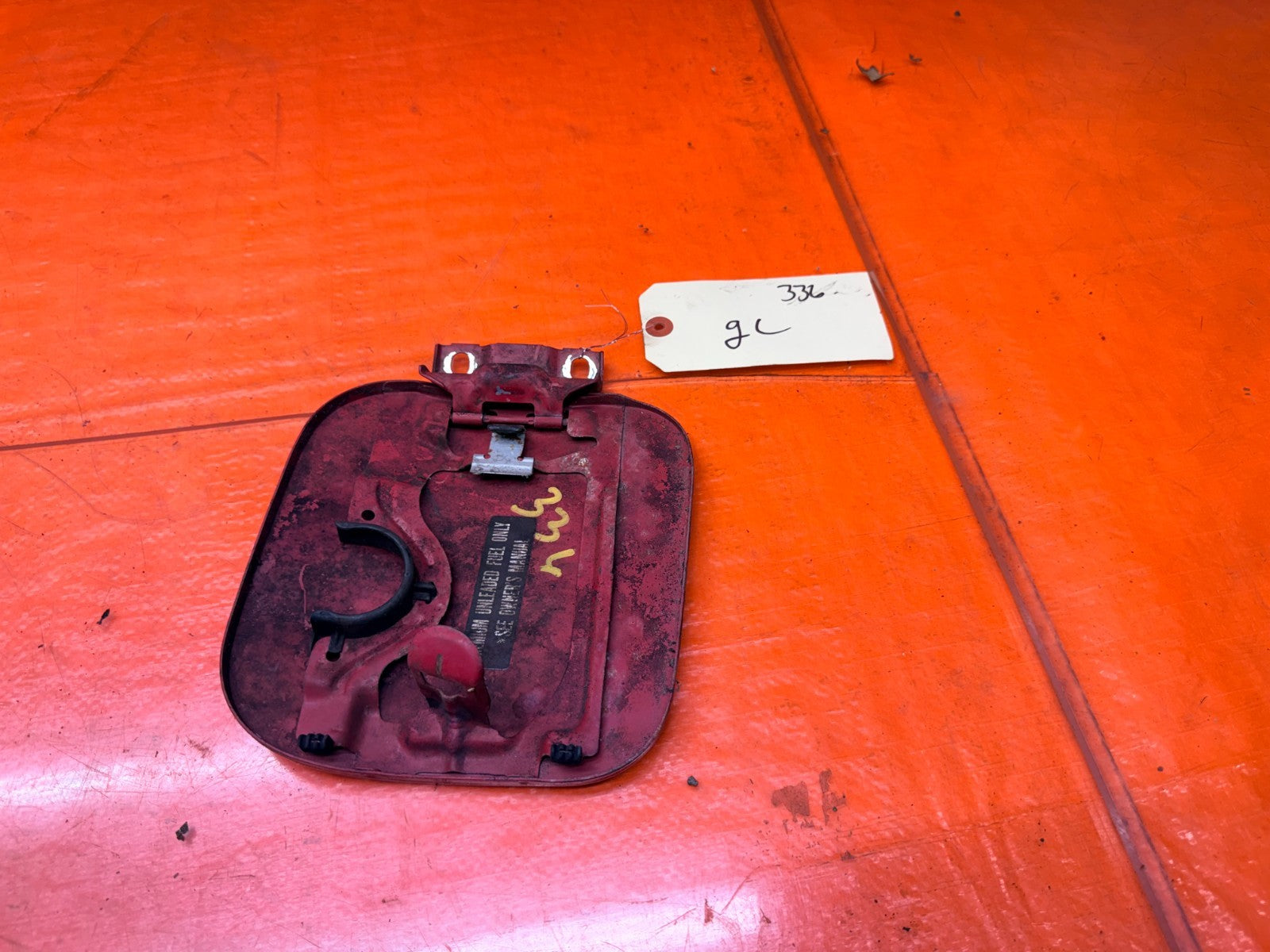 97 01 HONDA PRELUDE 2.2L GAS DOOR FUEL FILLER CAP LID COVER DOOR OEM #33610