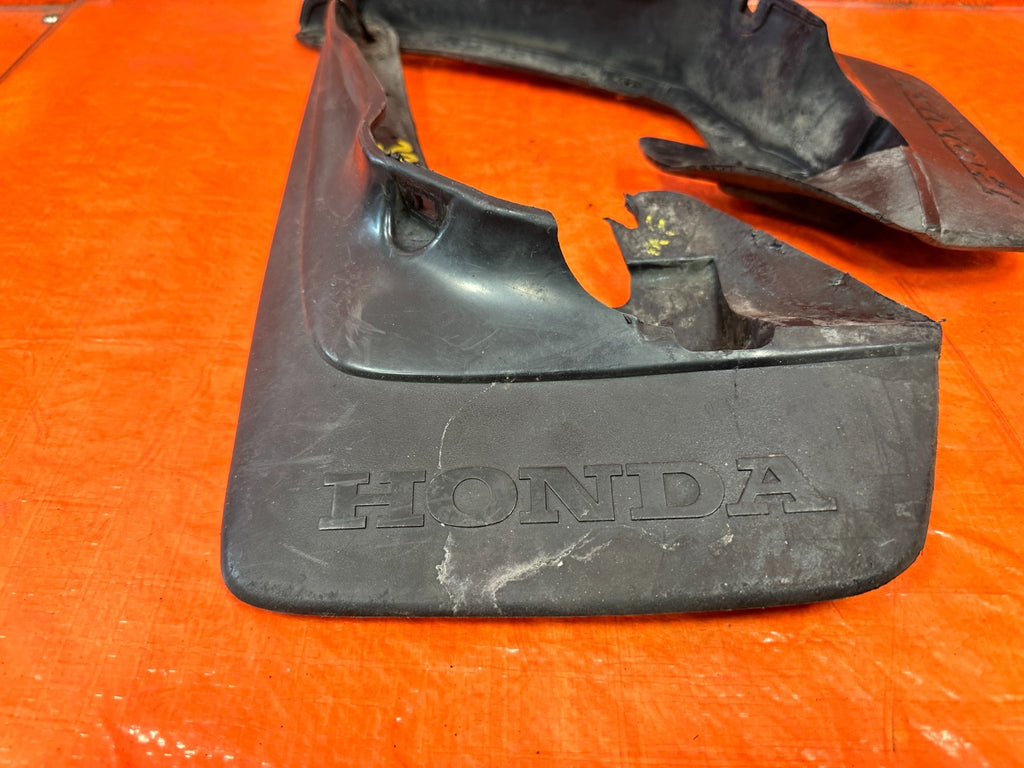 90 91 HONDA CIVIC HATCH MUD FLAP / SPLASH GUARD SET LEFT & RIGHT FRONT OEM 3255