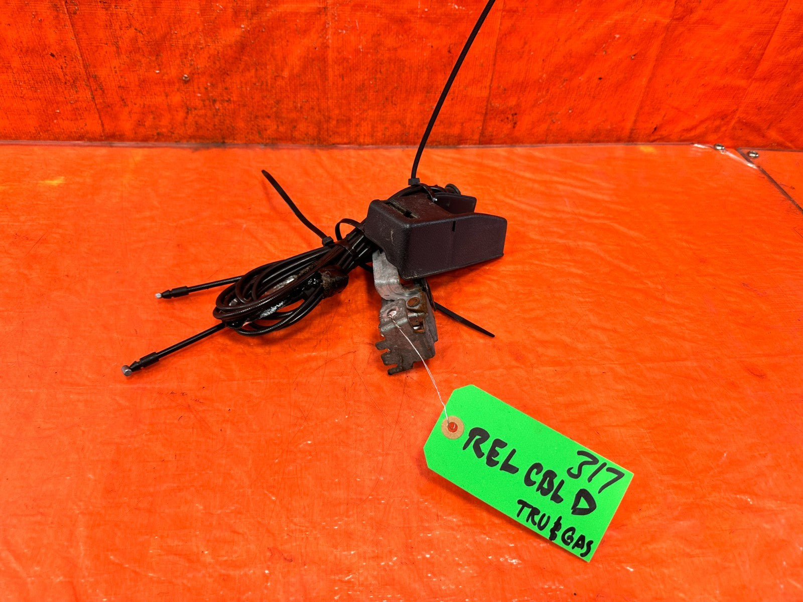 90 91 HONDA CIVIC HATCHBACK   FUEL AND TRUNK RELEASE CABLE   OEM 3170