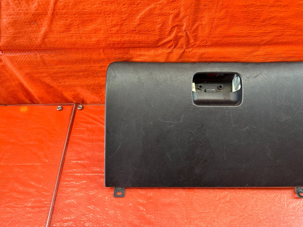 94 01 ACURA INTEGRA 2 & 4 DOOR   GLOVE BOX   BLACK   COLOR   OEM #2283