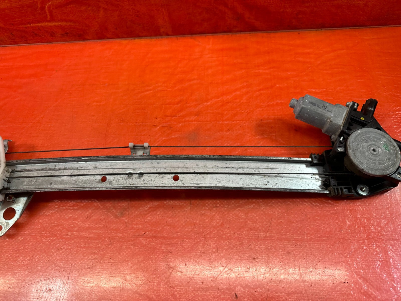 08 12 HONDA ACCORD SEDAN RIGHT FRONT   WINDOW REGULATOR W/ MOTOR   OEM #2393