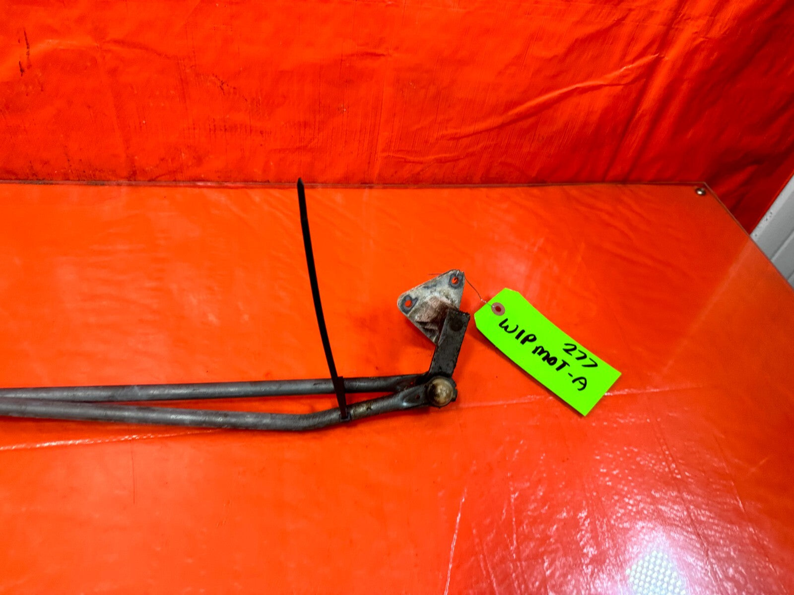 88 91 HONDA CRX   WINDSHIELD WIPER MOTOR LINKAGE   OEM FACTORY #2777