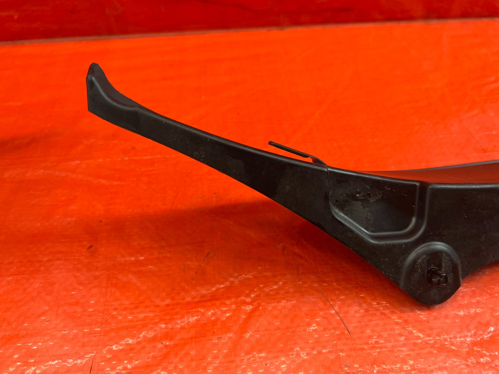 04 08 ACURA TSX   PASSENGER RIGHT   FENDER ENCLOSURE TRIM   OEM FACTORY #20911
