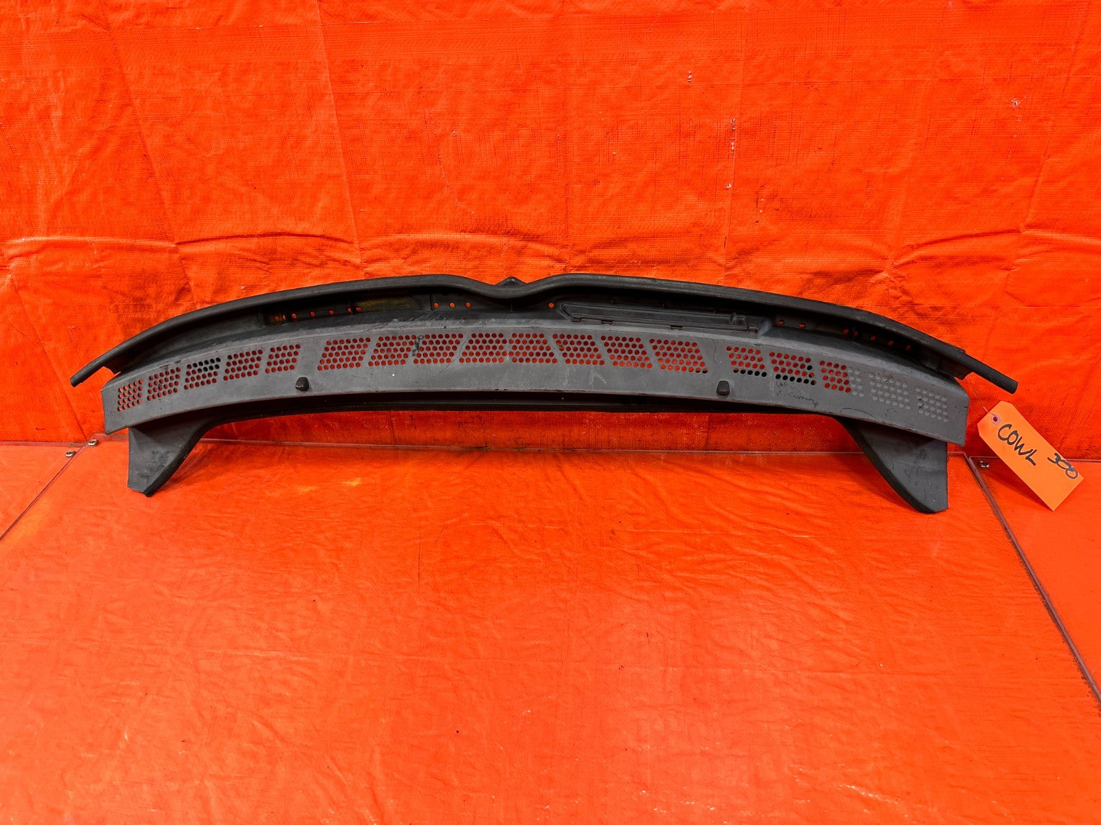 06 11 CIVIC 4D SEDAN   CENTER WINDSHIELD WIPER COWL TRIM PLASTIC OE OEM FLAW 3000
