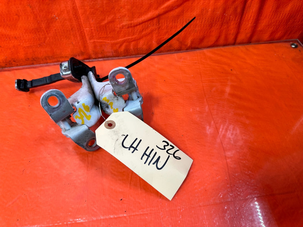 10 16 HYUNDAI GENESIS COUPE DRIVER LEFT DOOR HINGE SET UPPER LOWER OEM #3265