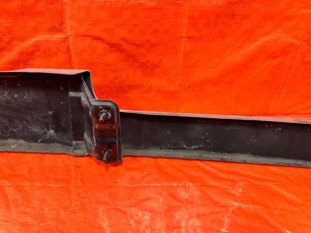 94 01 ACURA INTEGRA REAR BUMPER TAIL LIGHT LAMP GATE TRIM UPPER SKIRT PANEL #28116