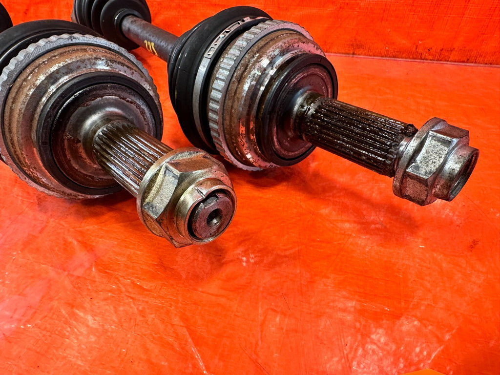 92 96 HONDA PRELUDE   H22 H22A   LEFT AND RIGHT   AXLES DRIVESHAFTS   OEM 27914