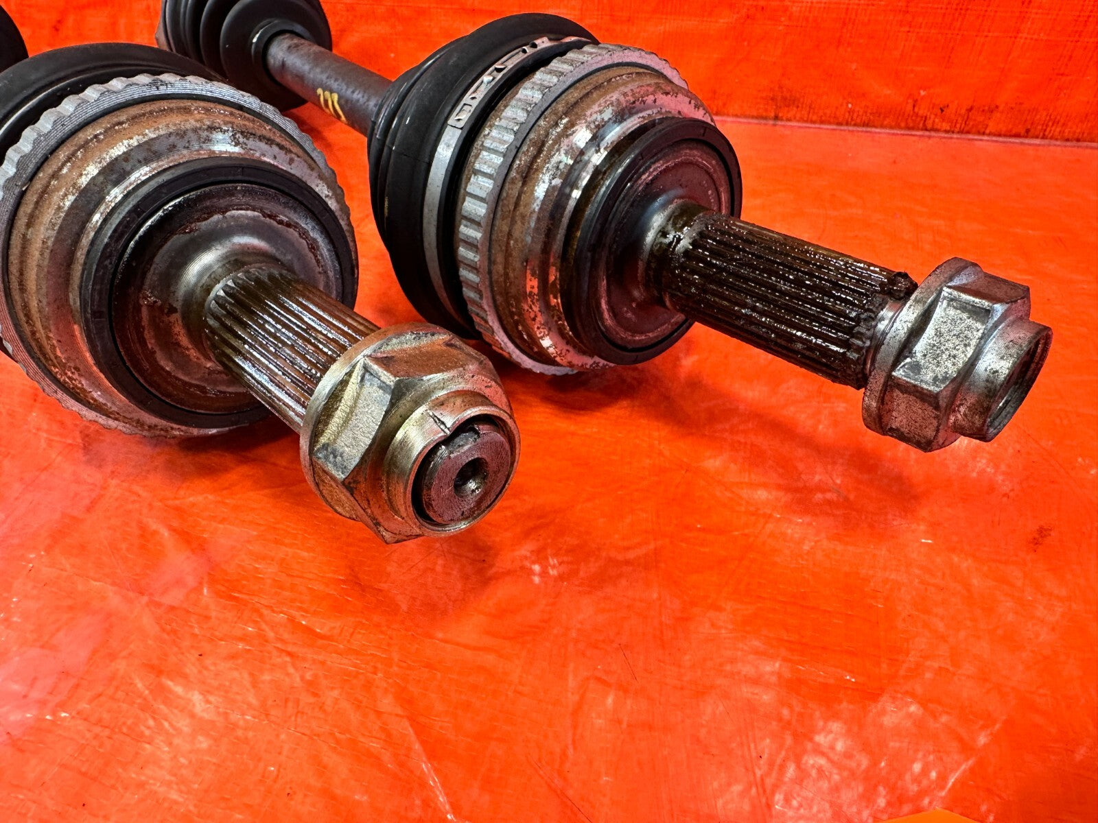 92 96 HONDA PRELUDE   H22 H22A   LEFT AND RIGHT   AXLES DRIVESHAFTS   OEM 27914