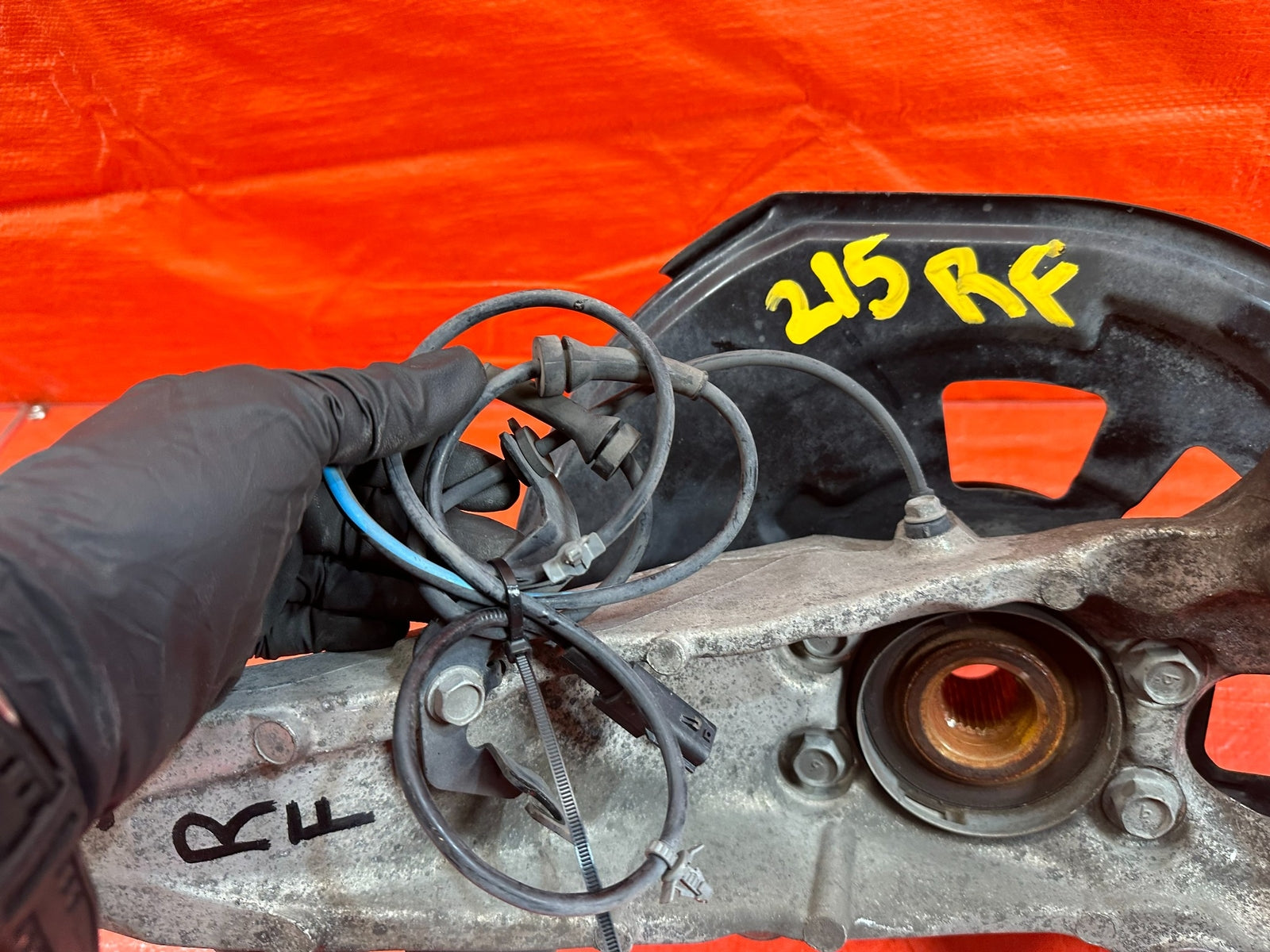 16 20 INFINITI Q50   AWD ONLY PASSENGER RIGHT FRONT SPINDLE KNUCKLE HUB OEM #21514
