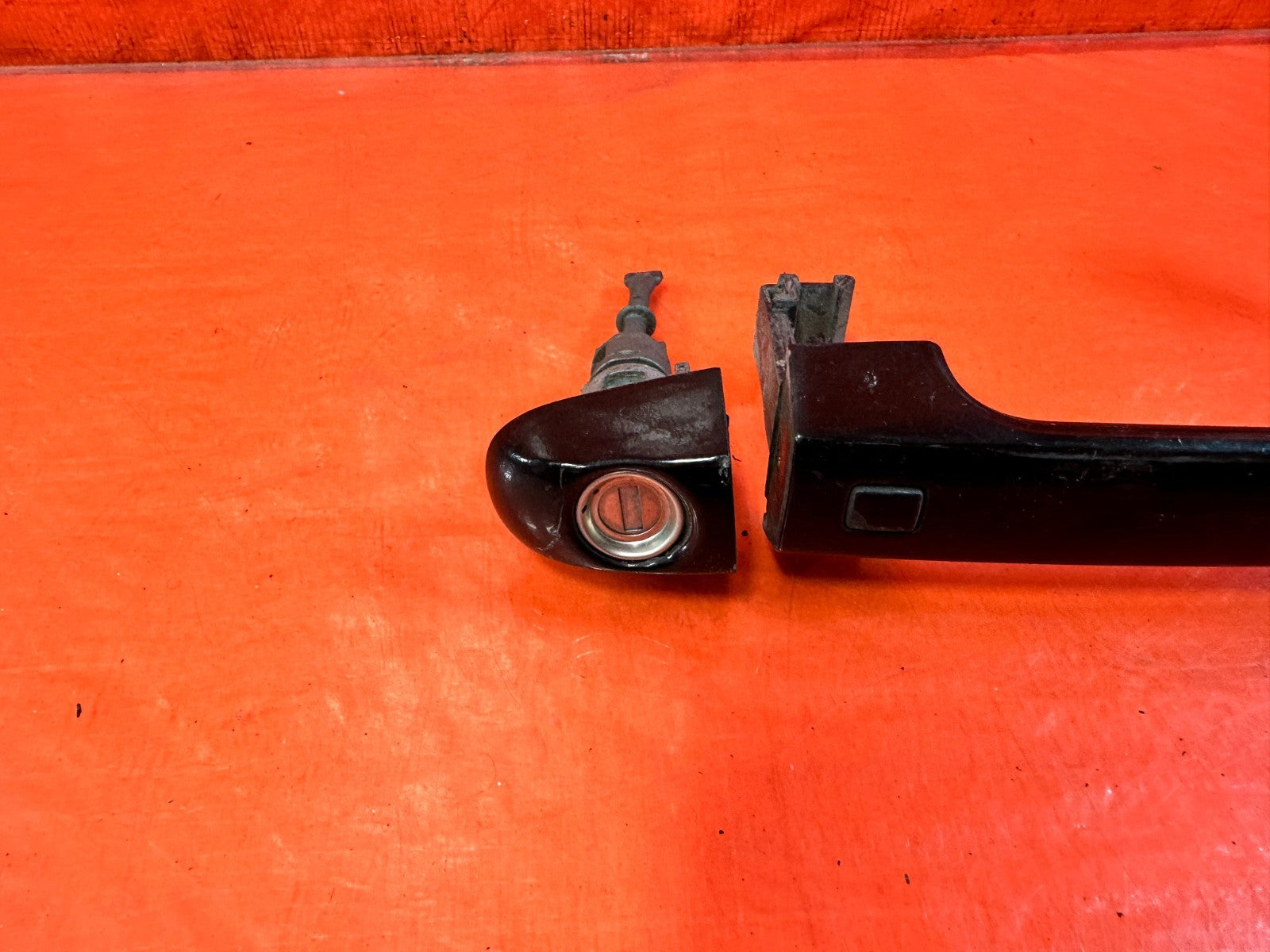14 16 HYUNDAI GENESIS COUPE   LEFT EXTERIOR DOOR HANDLE   W/ SMART KEY   OEM 2991