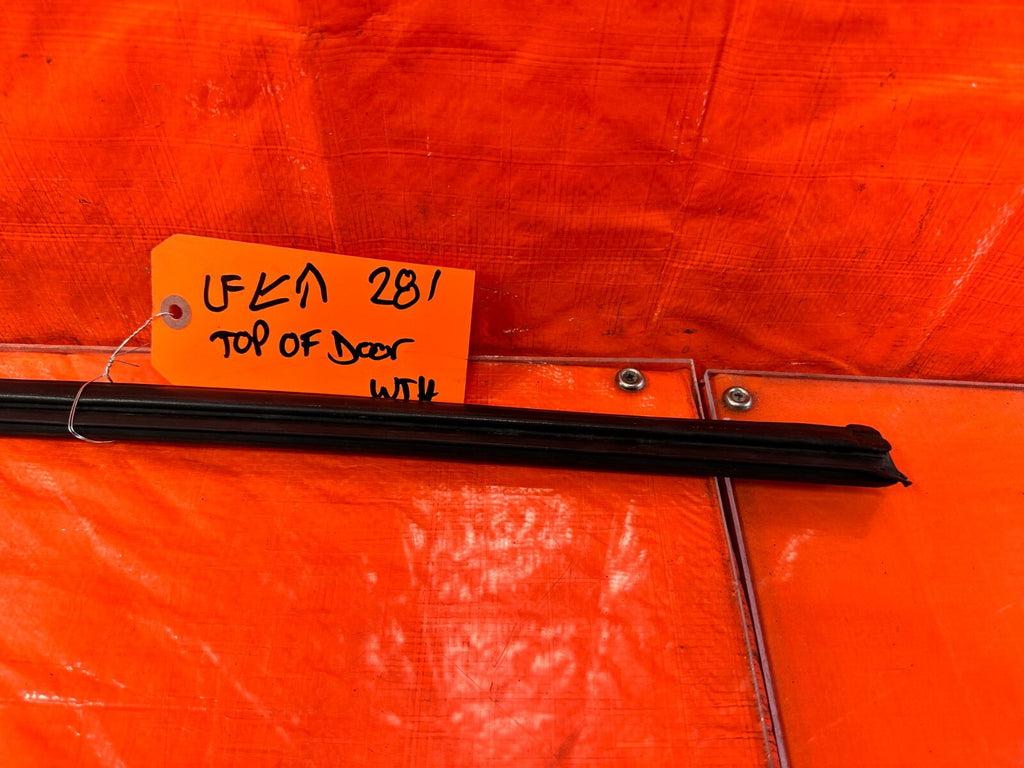 94 01 ACURA INTEGRA 2D   PASSENGER RIGHT TOP OF DOOR WEATHER STRIP OEM #2811
