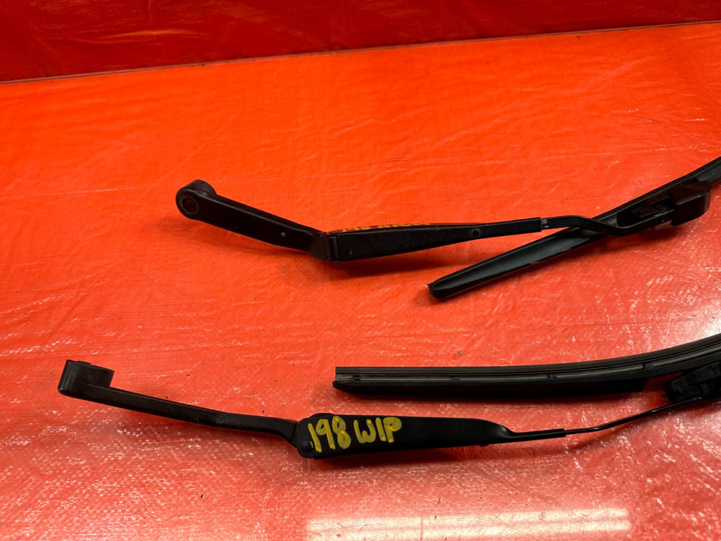 00 09 HONDA S2000   LEFT & RIGHT WINDSHIELD WIPER ARMS   OEM FACTORY #1988