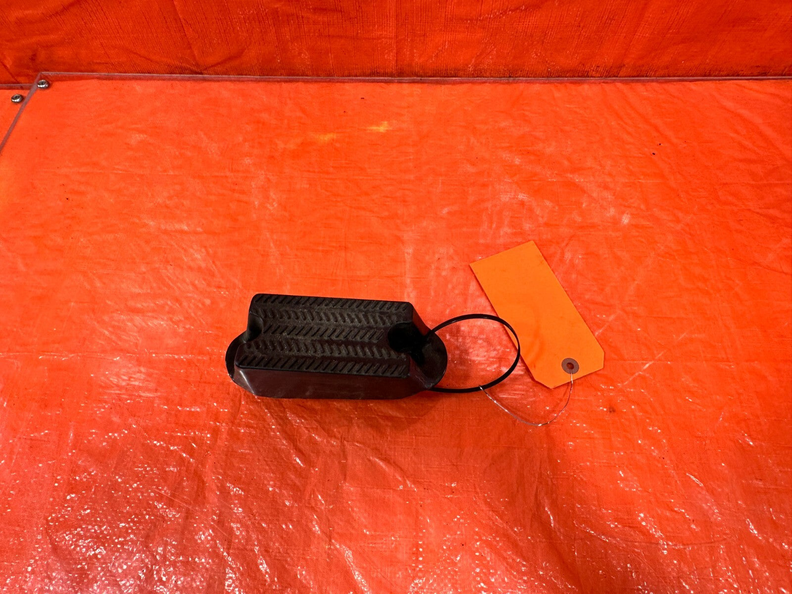 94 01 ACURA INTEGRA   FOOT REST / DEAD PEDAL ASSEMBLY   OEM FACTORY #2680