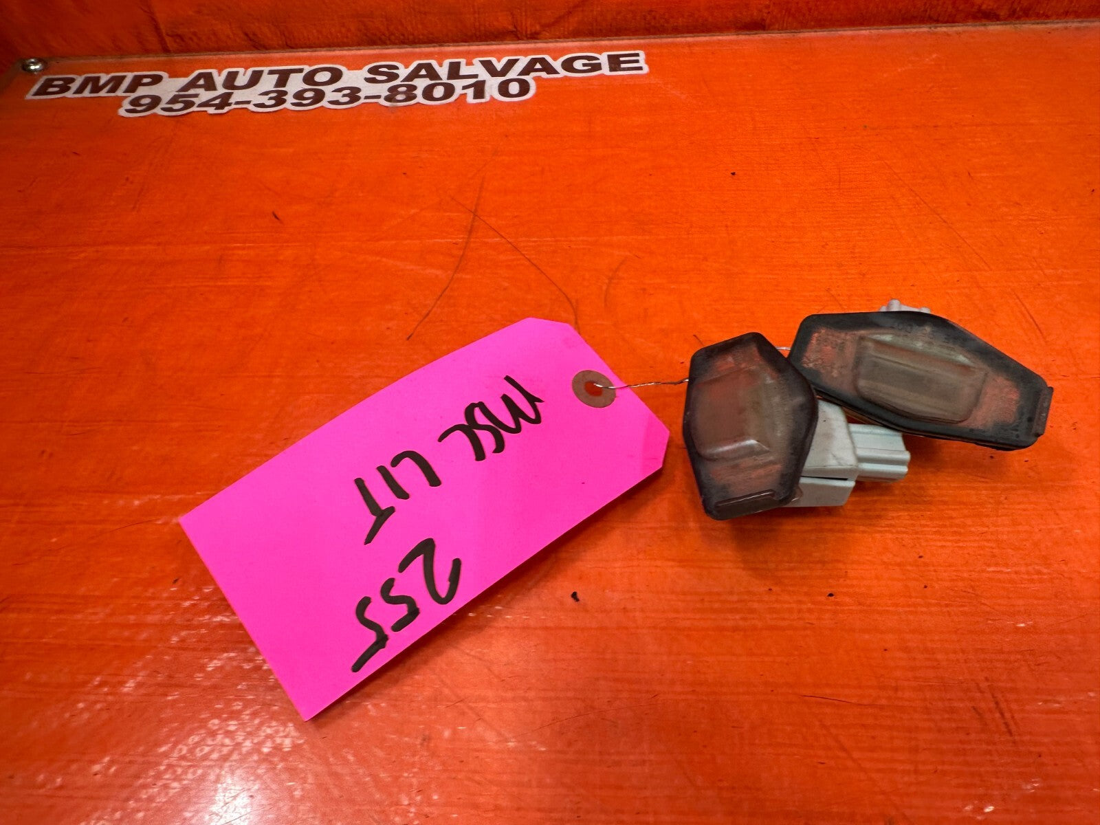 04 08 ACURA TSX   LICENSE PLATE LIGHT LAMP SET   LEFT AND RIGHT OEM FACTORY 2556