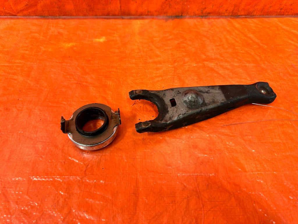 HONDA K SERIES   K20A2 K20Z1 K20Z3   CLUTCH RELEASE FORK & THROW OUT BEARING 3003