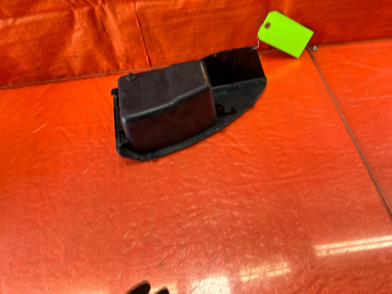 88 89 HONDA CRX DX   PASSENGER RIGHT REAR CARGO STORAGE COMPARTMENT OEM #2437
