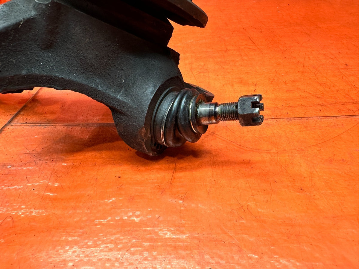 1992-1995 HONDA CIVIC EX PASSENGER RIGHT FRONT SPINDLE KNUCKLE OEM #34810