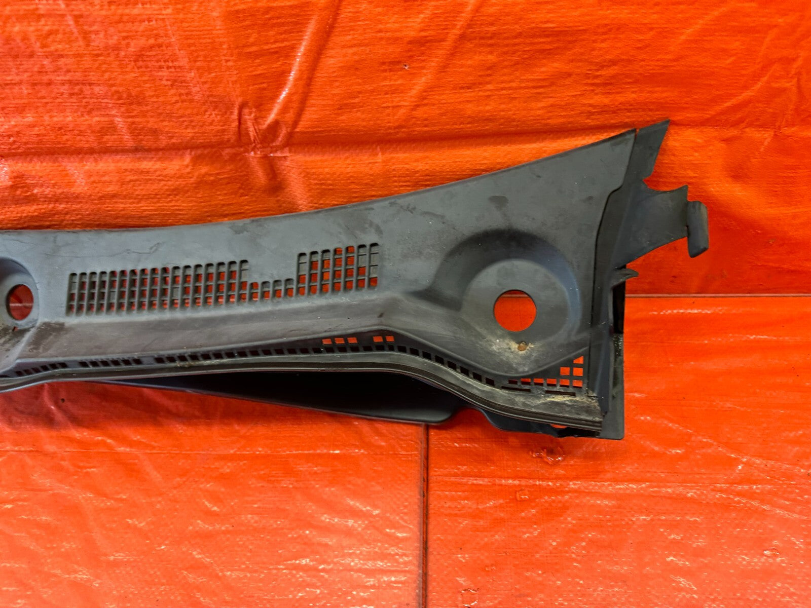 02 05 HONDA CIVIC SI EP3 HATCH   WIPER COWL TRIM   DRIVER LEFT SIDE OEM #2165