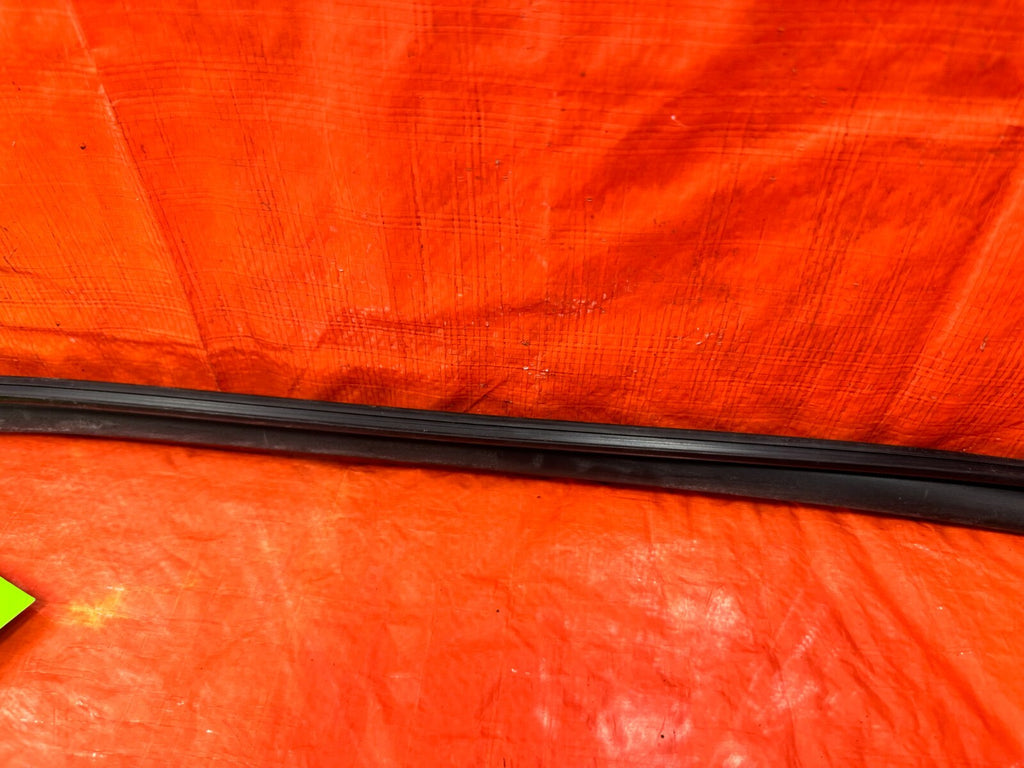 09 10 ACURA TSX   DRIVER LEFT REAR WINDOW GLASS RUN CHANNEL   OEM #2797