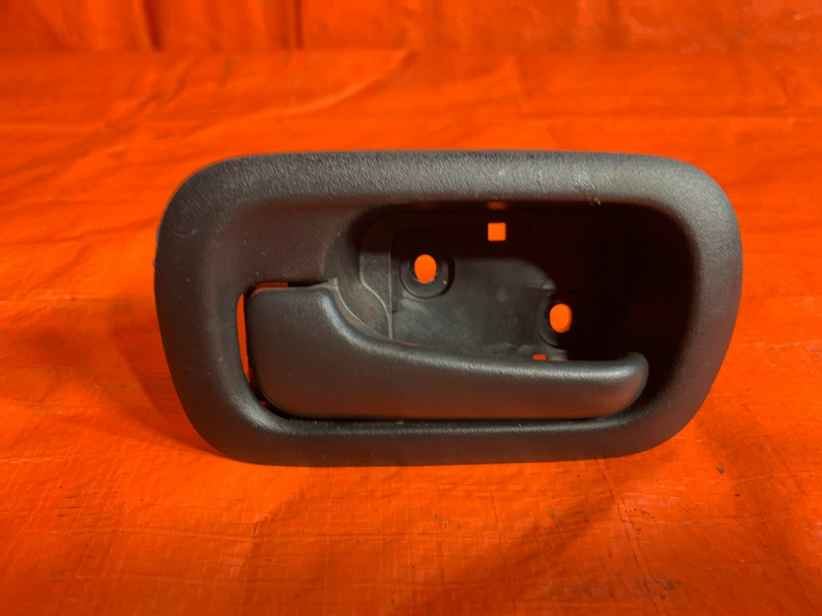 OEM 2004 04 HONDA CR V CRV 4WD    DRIVER LEFT REAR INTERIOR DOOR HANDLE3
