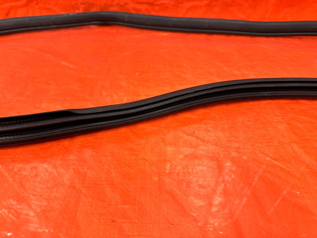 06 11 CIVIC 4D SEDAN   DRIVER LEFT REAR DOOR TO CHASSIS OPEN TRIM   OEM #27017