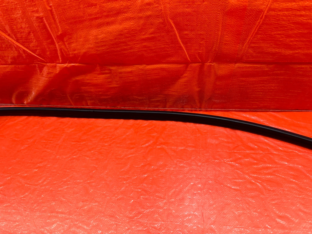 02 05 HONDA CIVIC SI EP3   CHASSIS TO DOOR OPEN TRIM WEATHER STRIP RIGHT OEM 21310