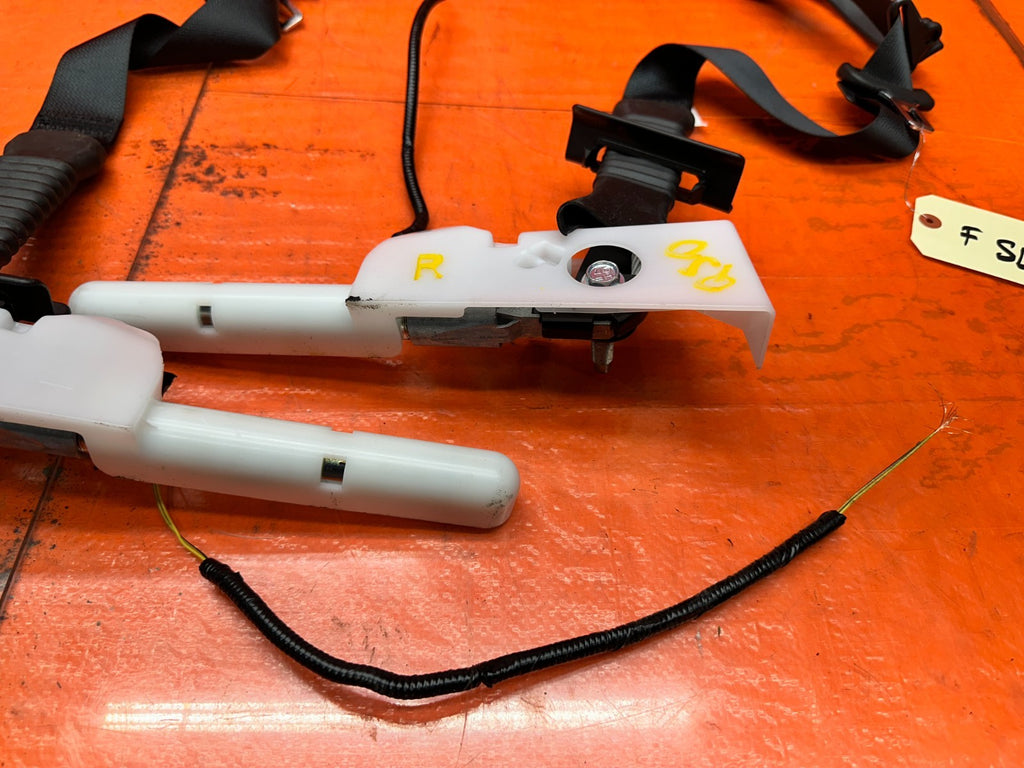 16 23 INFINITI Q60 2D FRONT LEFT RIGHT SEAT BELT RETRACTOR SET OEM7