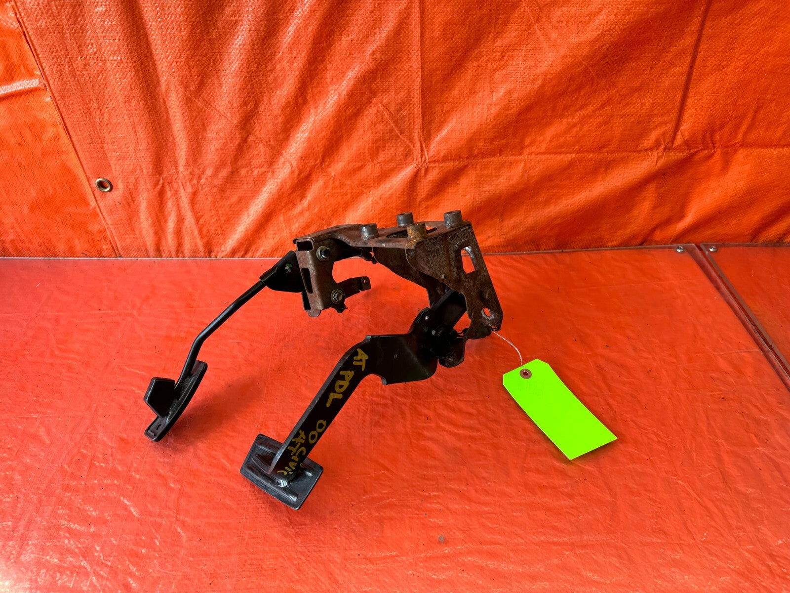 96 00 HONDA CIVIC   AUTOMATIC TRANSMISSION ONLY   BRAKE & GAS PEDAL   OEM #005