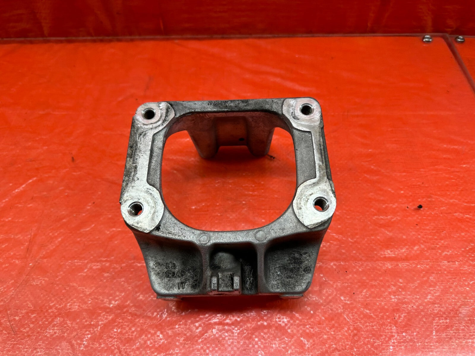 04 08 ACURA TSX   ALUMINUM ENGINE MOTOR MOUNT BRACKET   OEM FACTORY #2050