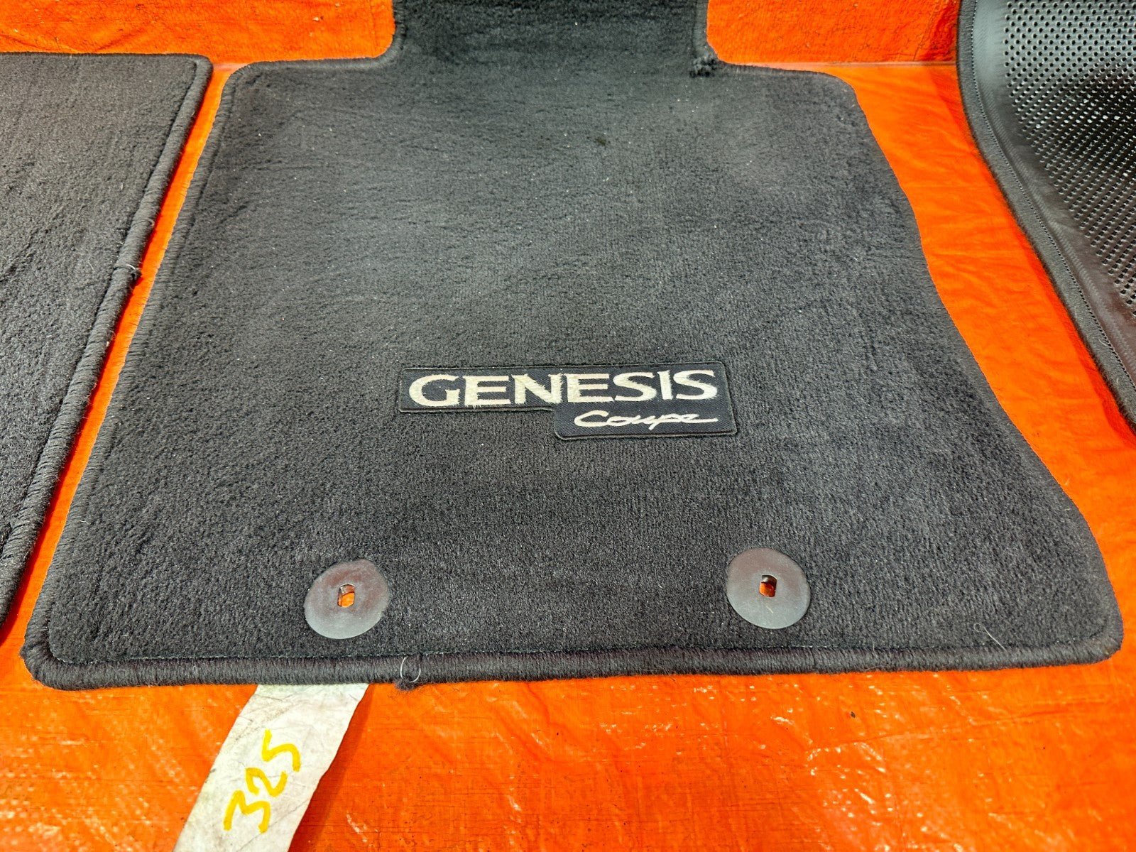 13 16 HYUNDAI GENESIS COUPE   LEFT AND RIGHT FRONT FLOOR MATS   OEM #3256