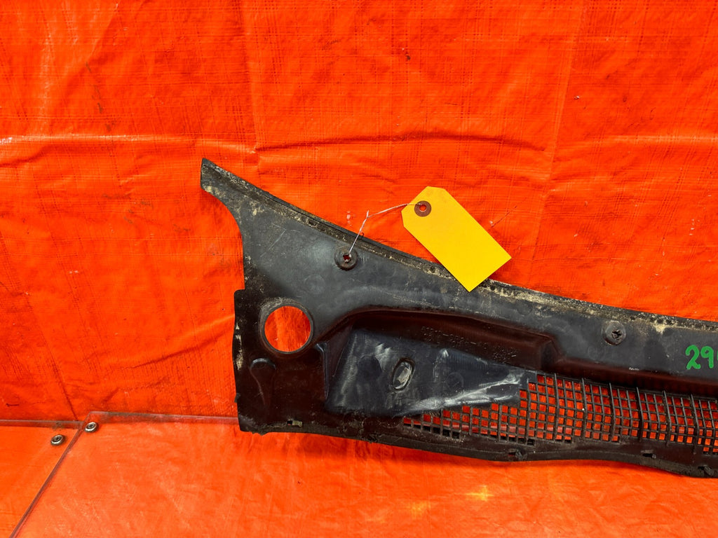 93 97 HONDA DEL SOL  WINDSHIELD WIPER COWL TRIM PLASTIC   OEM FACTORY #2959