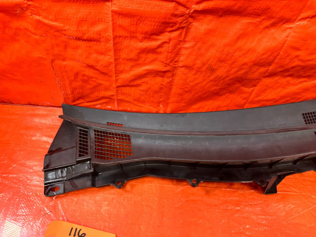 14 20 INFINITI Q50 Q60   RIGHT   WINDSHIELD WIPER COWL TRIM PLASTIC   OEM #1165