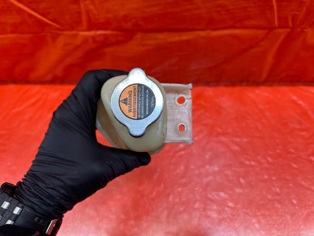 2018 18 INFINITI Q60 RED SPORT   COOLANT OVERFLOE EXPANSION TANK   REVIEW PICS6
