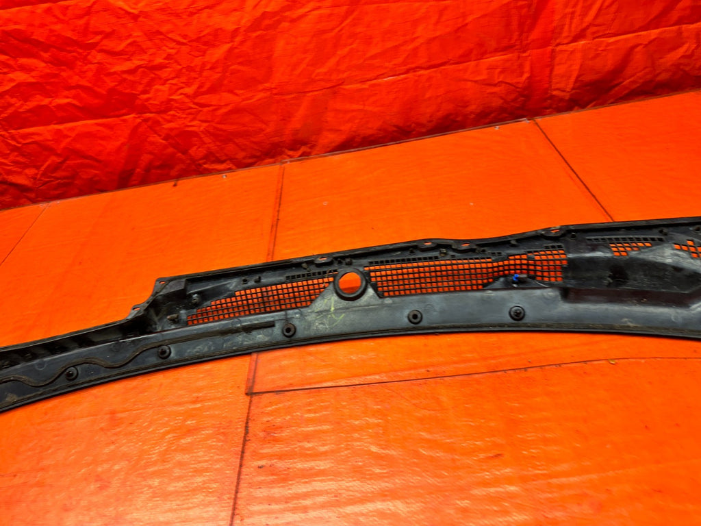 94-01 ACURA INTEGRA FRONT WINDSHIELD WIPER COWL GRILLE TRIM OEM #34019