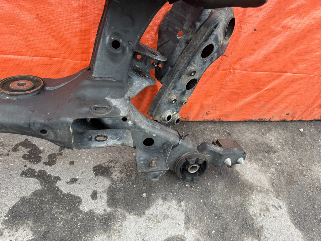 08 15 INFINITI G37 COUPE & CONVERTIBLE   REAR SUBFRAME CROSSMEMBER K FRAME   32011