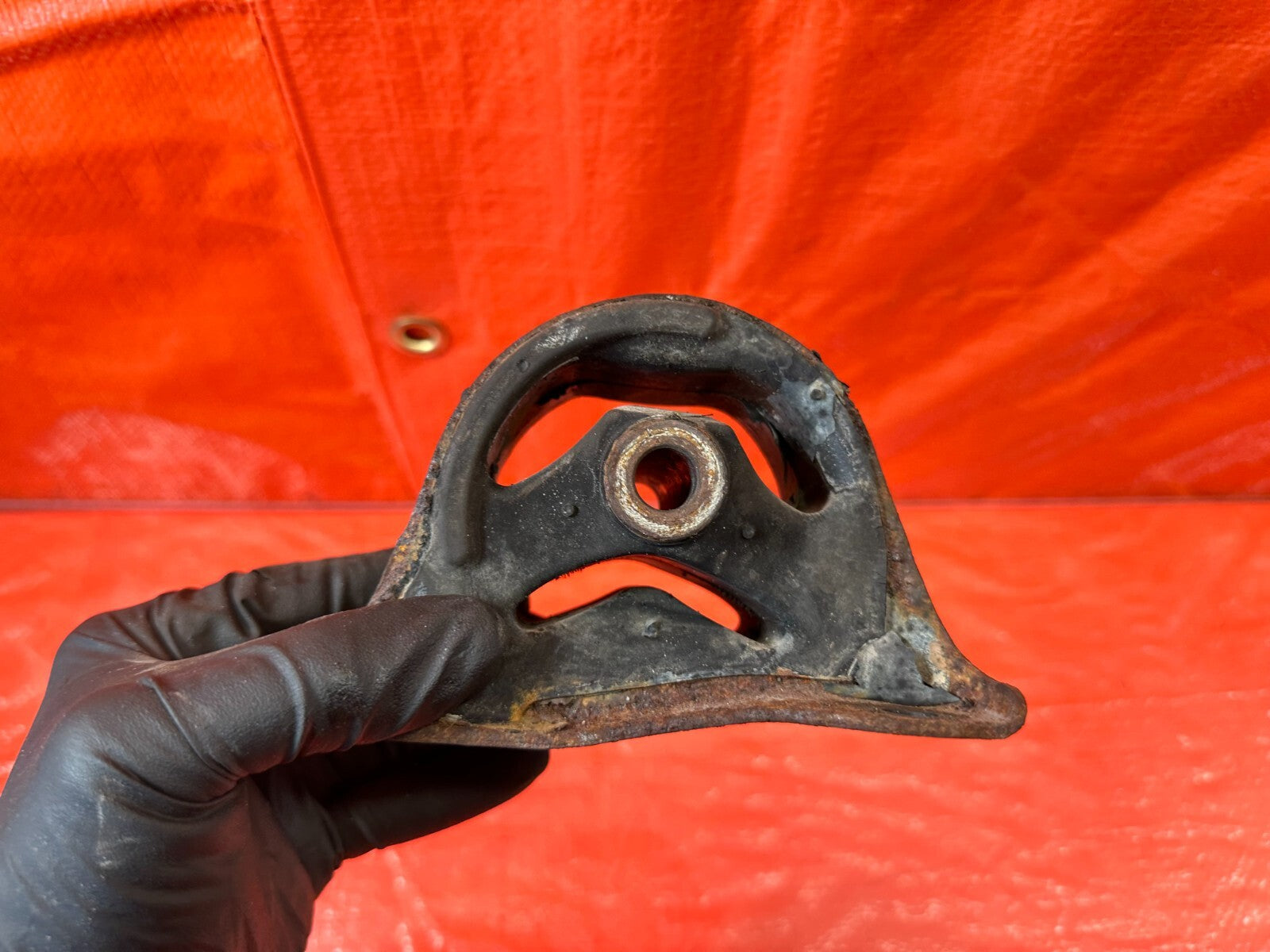92 00 HONDA CIVIC   REAR ENGINE / TRANSMISSION MOUNT   AUTOMATIC TRANS   OEM 1913