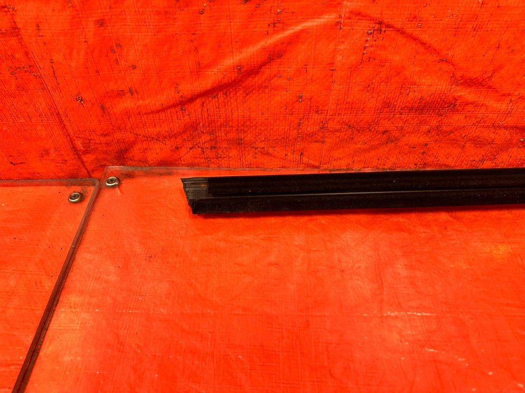 09 15 INFINITI G37 CONVERTIBLE   PASSENGER RIGHT INTERIOR WINDOW GLASS TRIM 3299