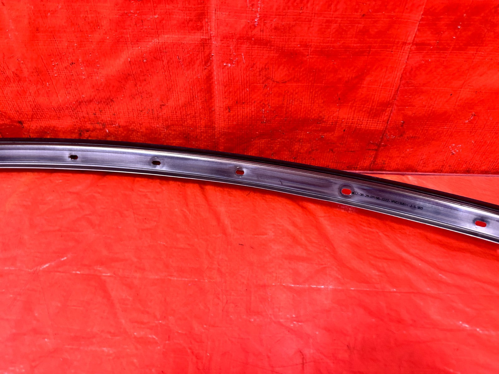 10 16 HYUNDAI GENESIS COUPE 3.8L   RIGHT DOOR GASKET RETAINER UPPER TRIM OEM 2993