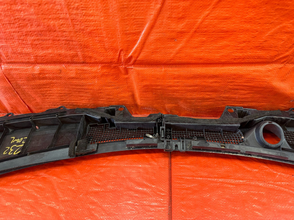 08 15 INFINITI G37 COUPE CONVERTIBLE WINDSHIELD WIPER COWL TRIM PLASTIC OEM 23210