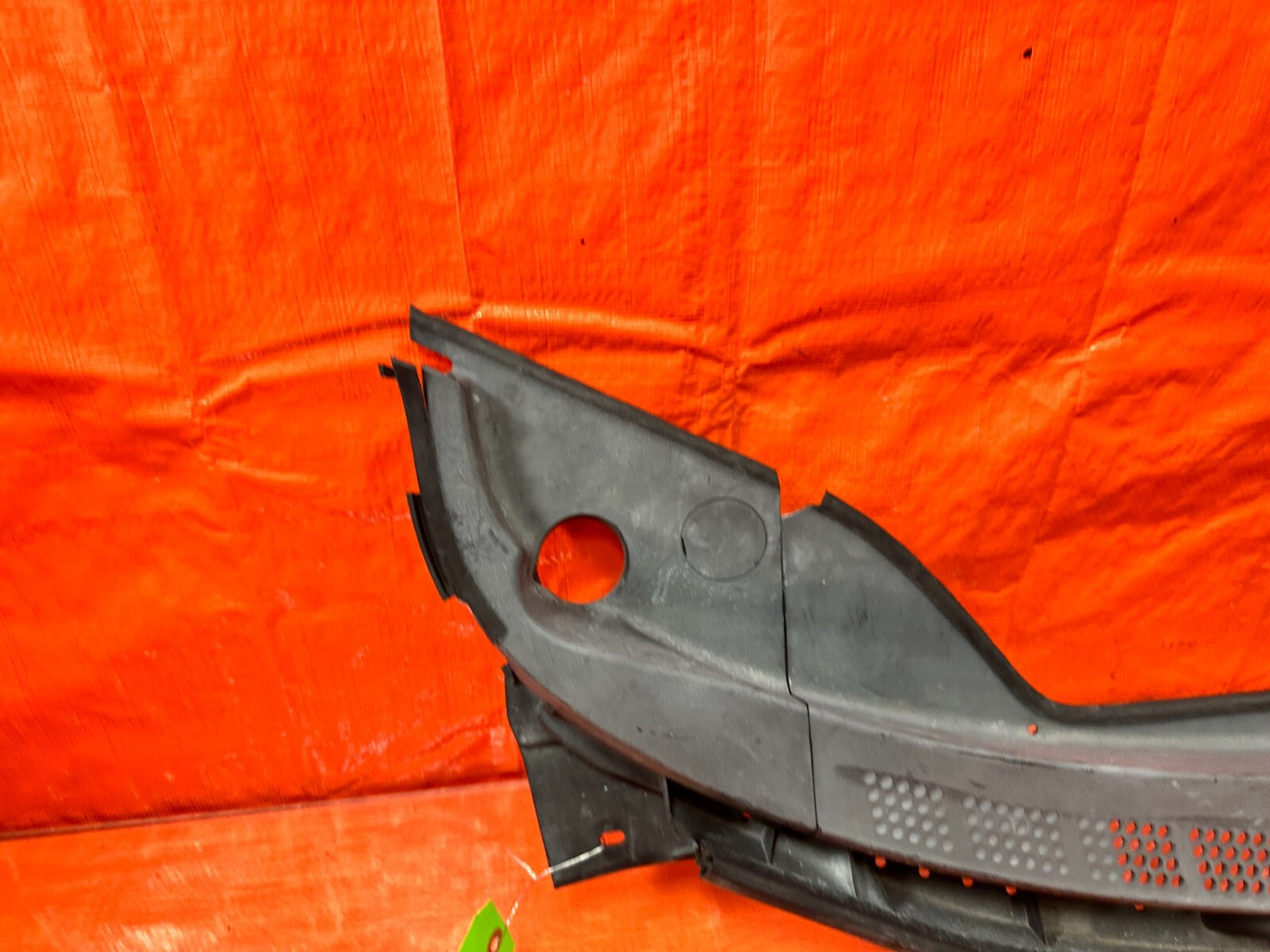 06 11 CIVIC 4D SEDAN   CENTER WINDSHIELD WIPER COWL TRIM PLASTIC OE OEM FA5 FLAW9