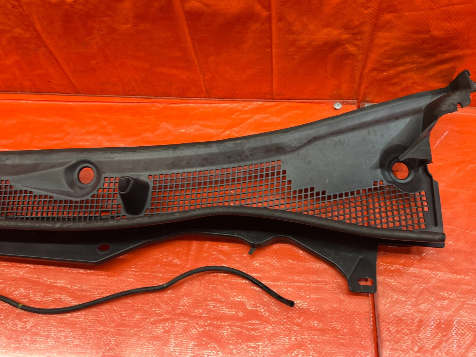 09 14 ACURA TSX   WINDSHIELD WIPER COWL TRIM PLASTIC BEZEL   OEM FACTORY #1685
