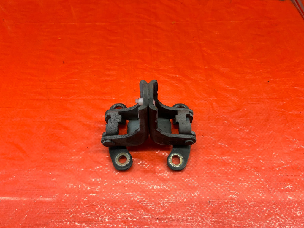 02 05 HONDA CIVIC SI EP3 HATCHBACK DOOR HINGE SET UPPER & LOWER   LEFT   OEM 1760