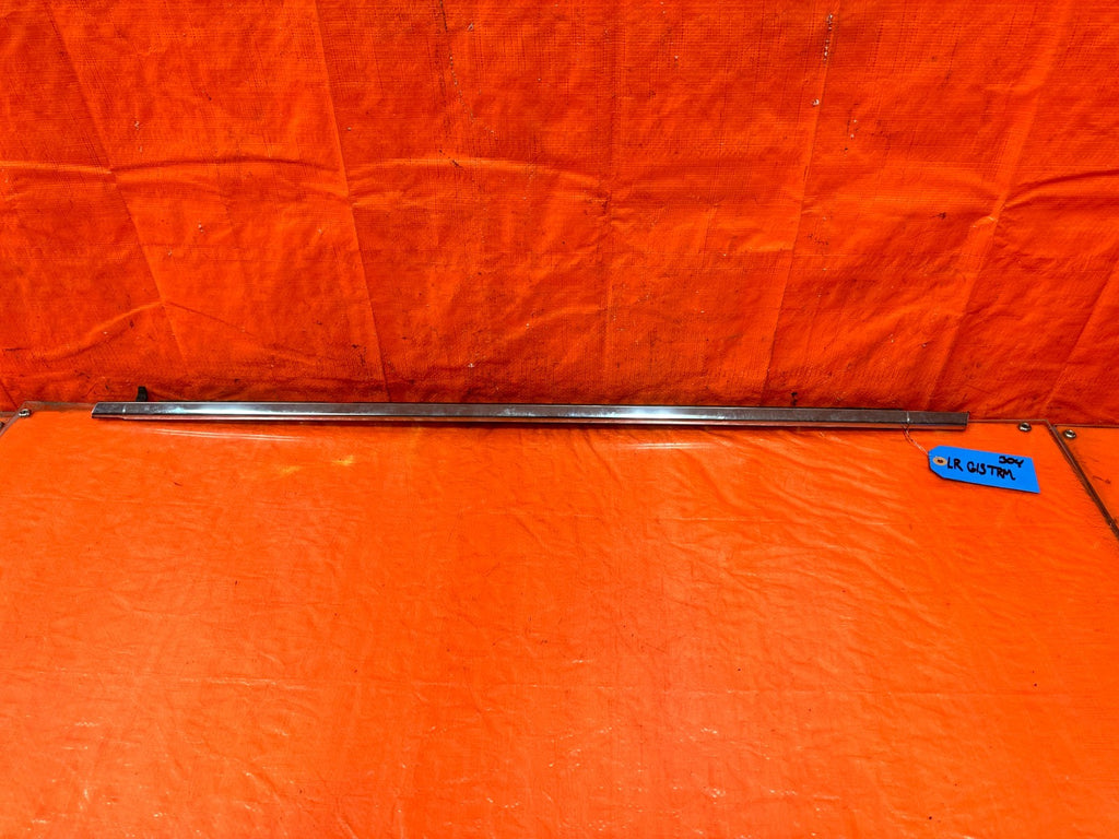 04 08 ACURA TSX   RIGHT REAR EXTERIOR WINDOW GLASS TRIM   OEM FACTORY #3040